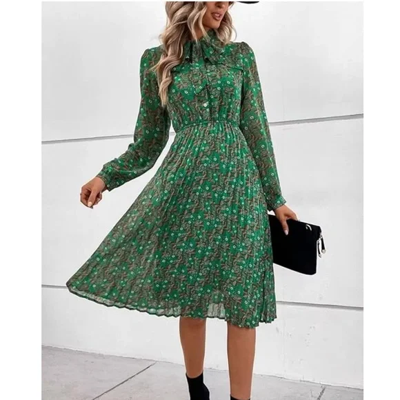 Haokeke Green Floral Long Sleeve Chiffon Pleated Midi Dress - M - Picture 3 of 16